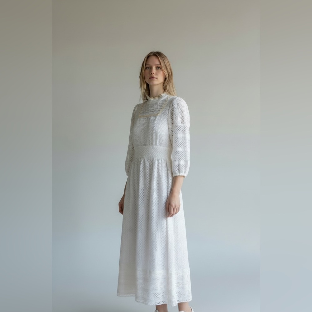 1970’s vintage Handmade woven Groovy Wedding Dress in EXCELLENT condition! DS405